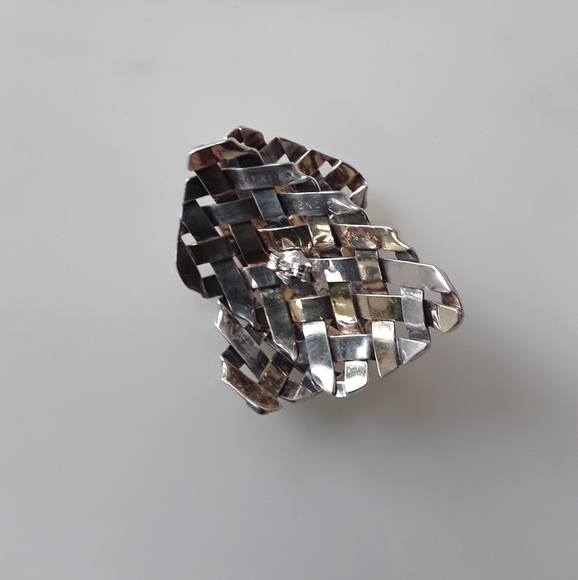 GABRIEL OFIESH STERLING & 18KT SOLID YG BASKET WEAVE PIERCED EARRINGS - Picture 7 of 8